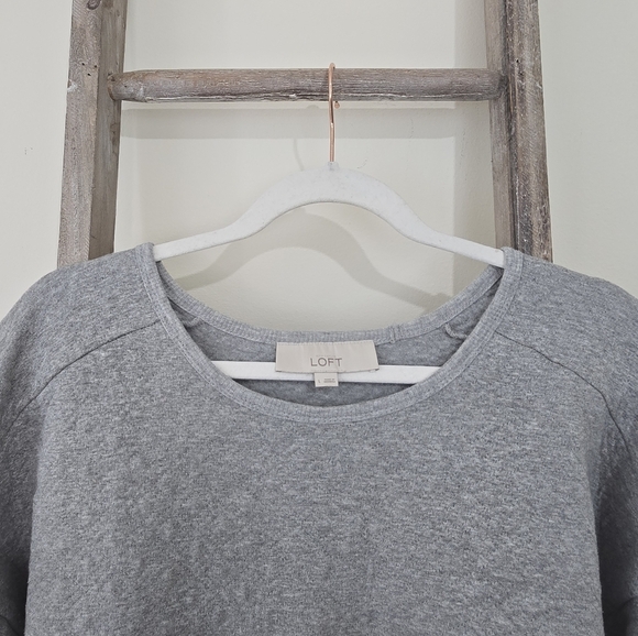 ⭐️40% Off⭐️ Loft Grey Quilted Diamond Sweatshirt - Picture 4 of 10